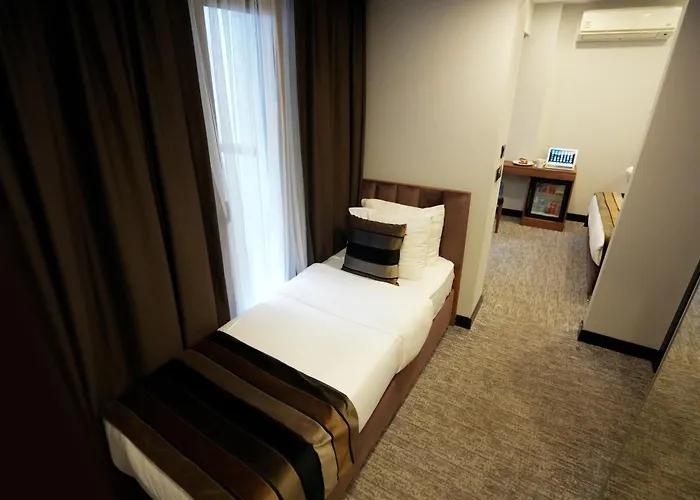 Zalel Laleli Отель